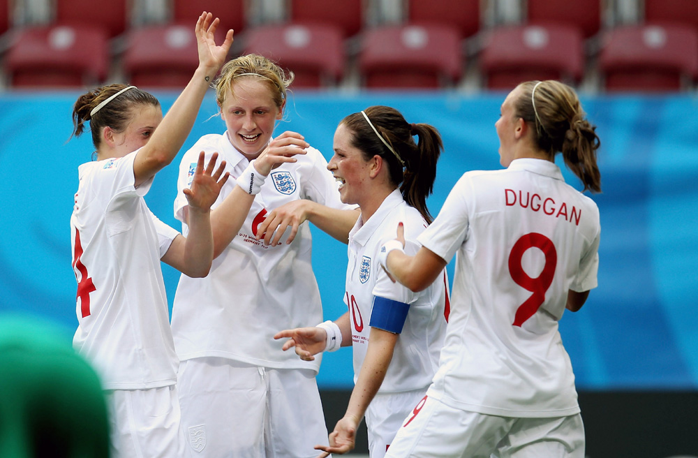 Kerys Harrop celebrates with Jade Moore, Michelle Hinnigan and Toni Duggan